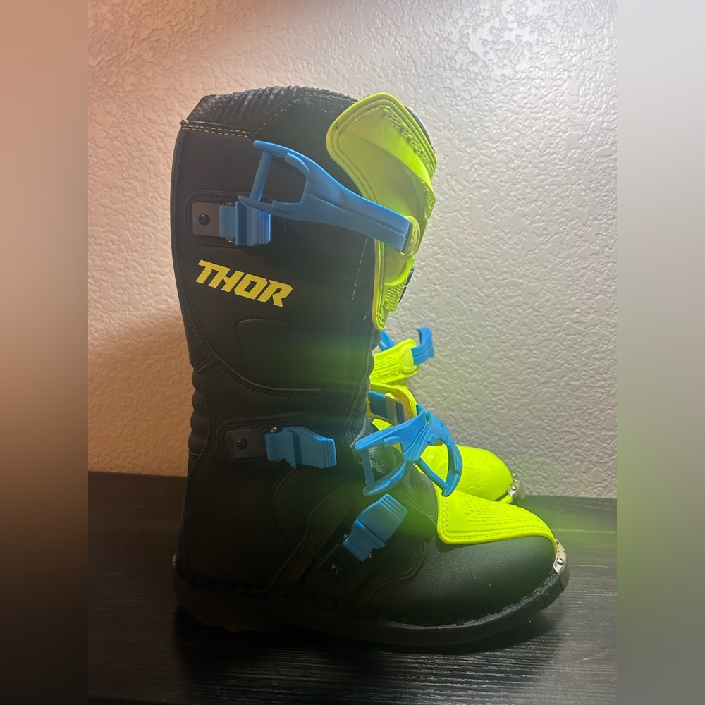 THOR Blitz XP Youth Motocross Boots Size 6 Yellow Blue - Picture 2 of 10